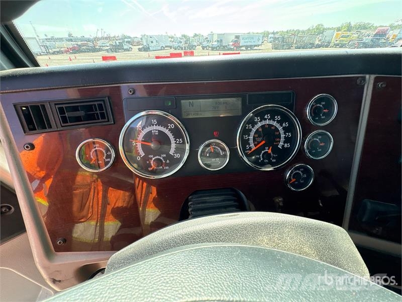 Western Star 5700 6x4 T/A Sleeper Truck Tractor Sattelzugmaschinen