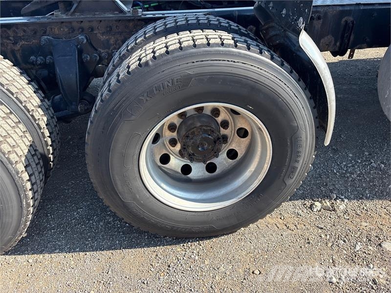Western Star 5700XE 6x4 T/A Sleeper Truck Tractor Traktorske jedinice