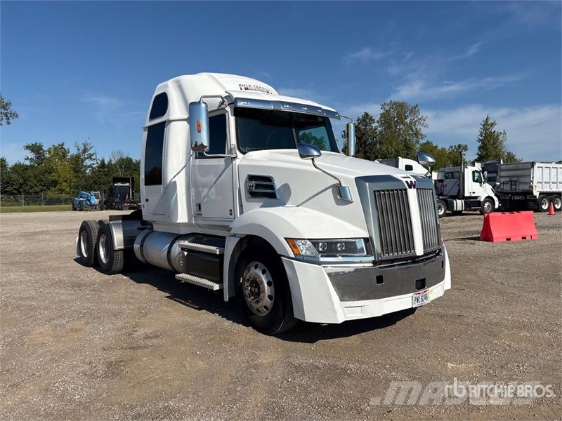 Western Star 5700XE 6x4 T/A Sleeper Truck Tractor Traktorske jedinice