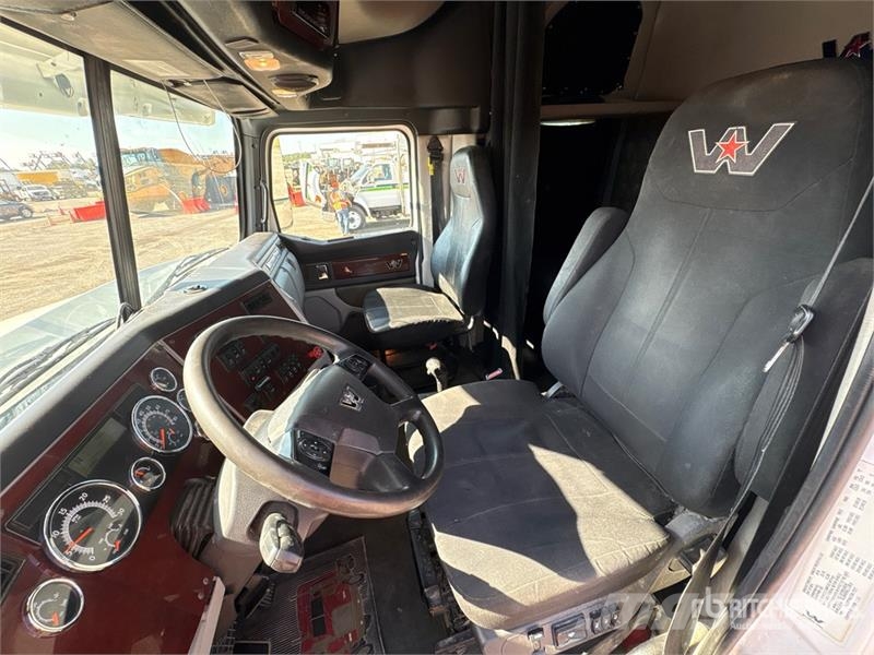 Western Star 5700XE 6x4 T/A Sleeper Truck Tractor Traktorske jedinice