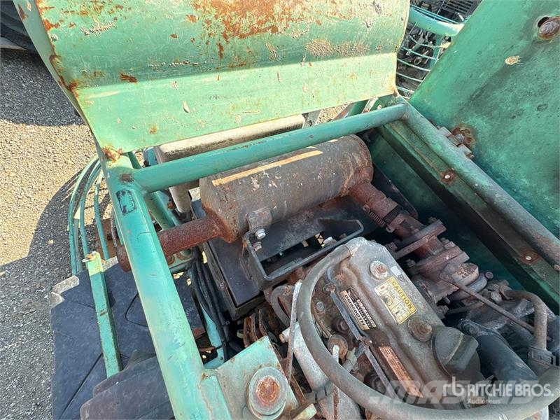 Whiteman HHN34TVDTCSL5 Ride-On Power Trowel Trowels