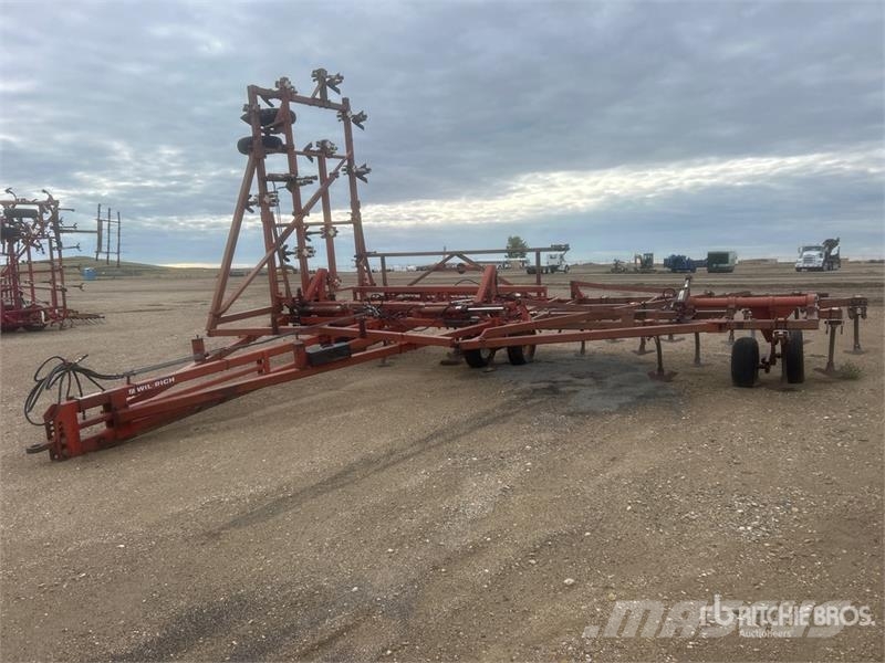 Wil-Rich 36 ft Chisel Plow Peiliniai plūgai