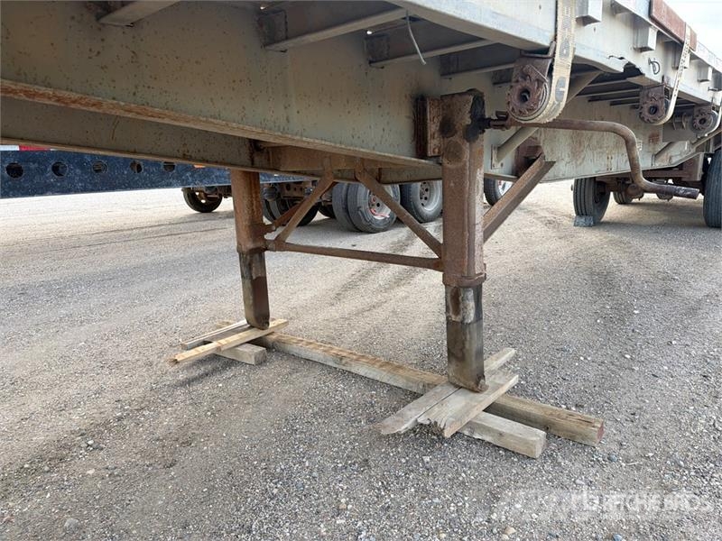 Wilson CF-900 48 ft T/A Spread Axle Flatbed Trailer مقطوروات مسطحة/مفصلية الجوانب