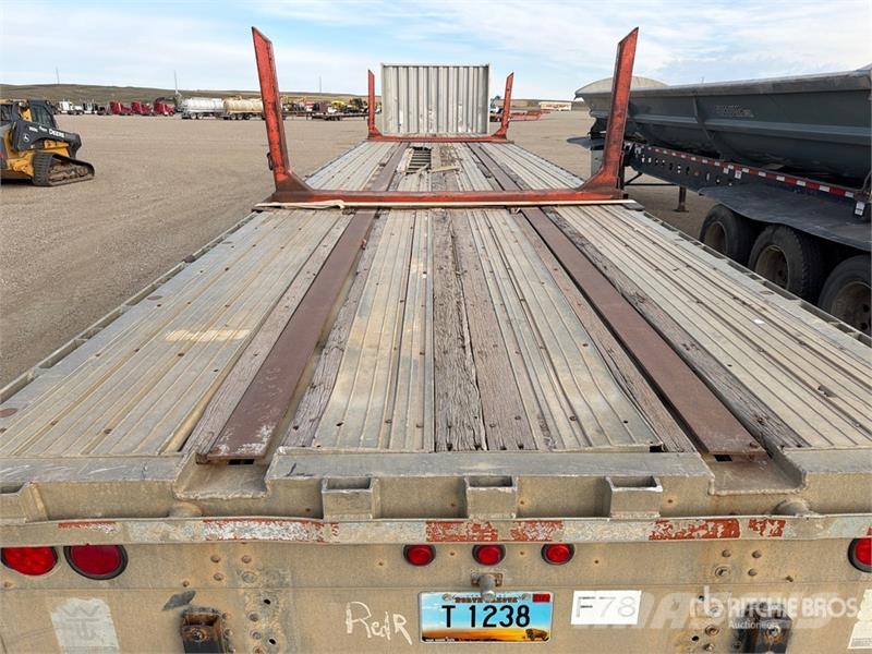 Wilson CF-900 48 ft T/A Spread Axle Flatbed Trailer مقطوروات مسطحة/مفصلية الجوانب