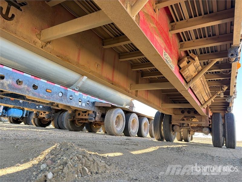 Wilson CF900 48 ft T/A Spread Axle Flatbed Trailer Planhengere