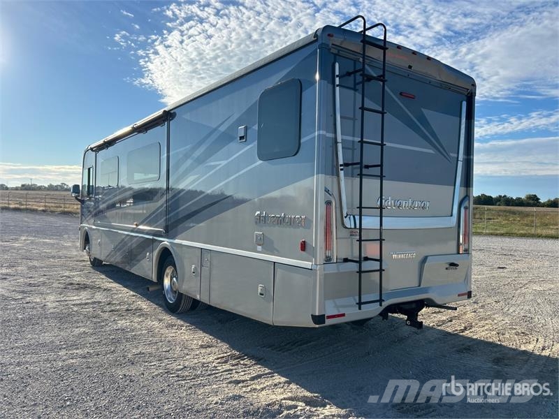  Winnebago Adventurer 35F Motor Home 露營車和有篷卡車