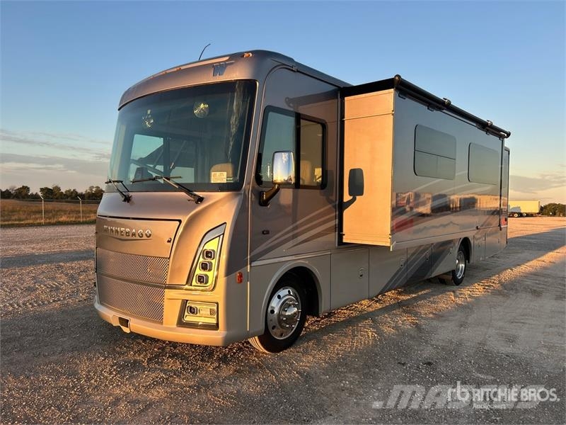  Winnebago Adventurer Motor Home Motorhomes and caravans