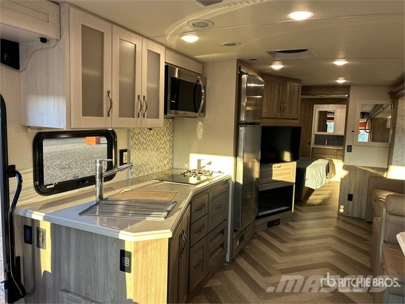  Winnebago Adventurer Motor Home Motorhomes and caravans