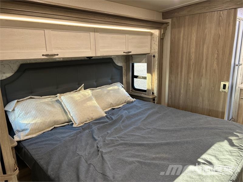  Winnebago Adventurer Motor Home Motorhomes and caravans