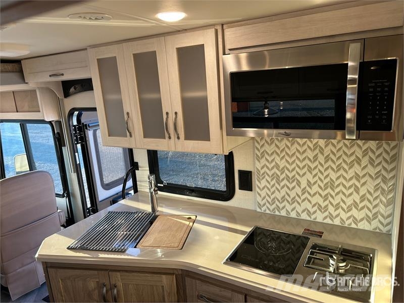  Winnebago Adventurer Motor Home Motorhomes and caravans