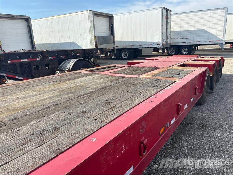 XL Specialized 90RG 90000 lb 48 ft Tri/A Step Deck Nizki nakladalci