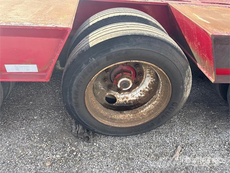 XL Specialized 90RG 90000 lb 48 ft Tri/A Step Deck Nizki nakladalci