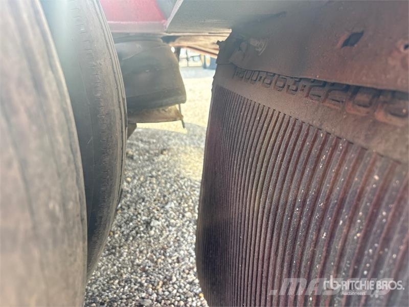 XL Specialized 90RG 90000 lb 48 ft Tri/A Step Deck Nizki nakladalci
