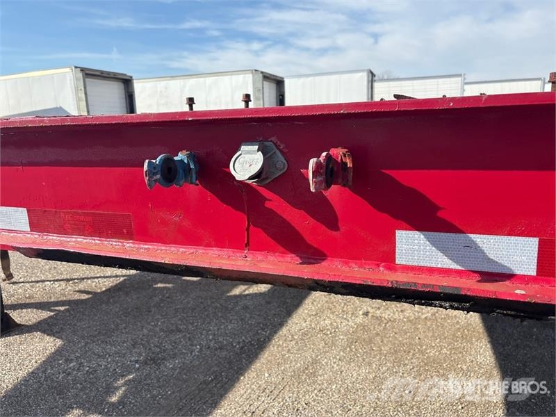 XL Specialized 90RG 90000 lb 48 ft Tri/A Step Deck Nizki nakladalci