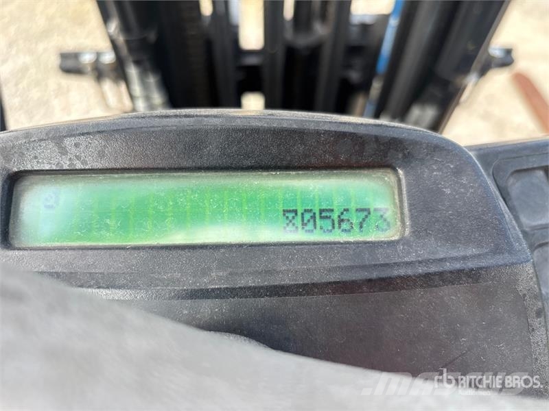 Yale GLC050LXNEAE087 4800 lb Cushion Tire Forklift Інше