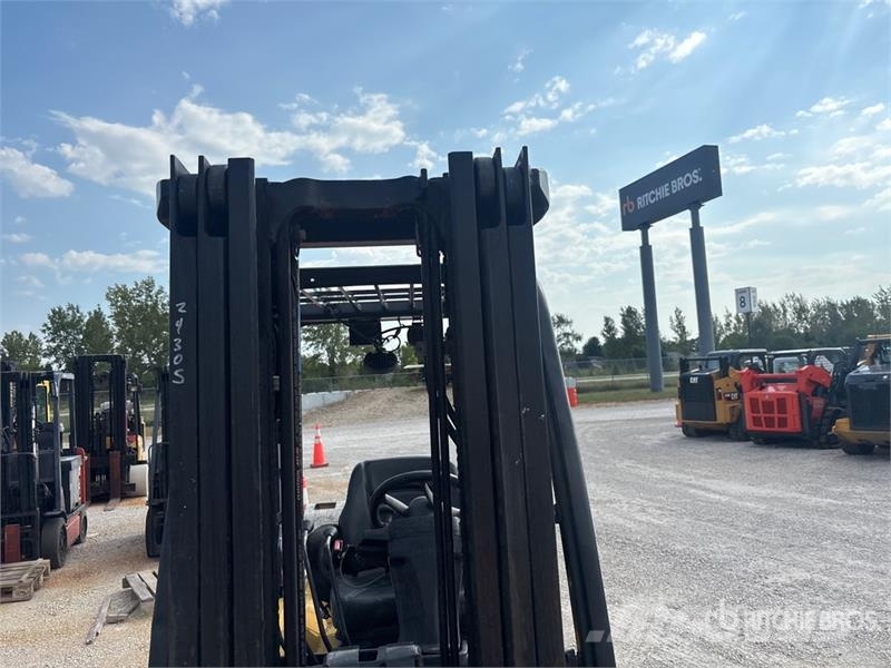Yale GLC050LXNEAE087 4800 lb Cushion Tire Forklift Інше