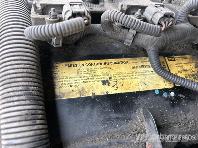 Yale GLP050MXNEAE086 5000 lb Pneumatic Tire Forklift Other