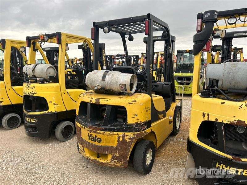 Yale GLP050MXNEAE086 5000 lb Pneumatic Tire Forklift Other