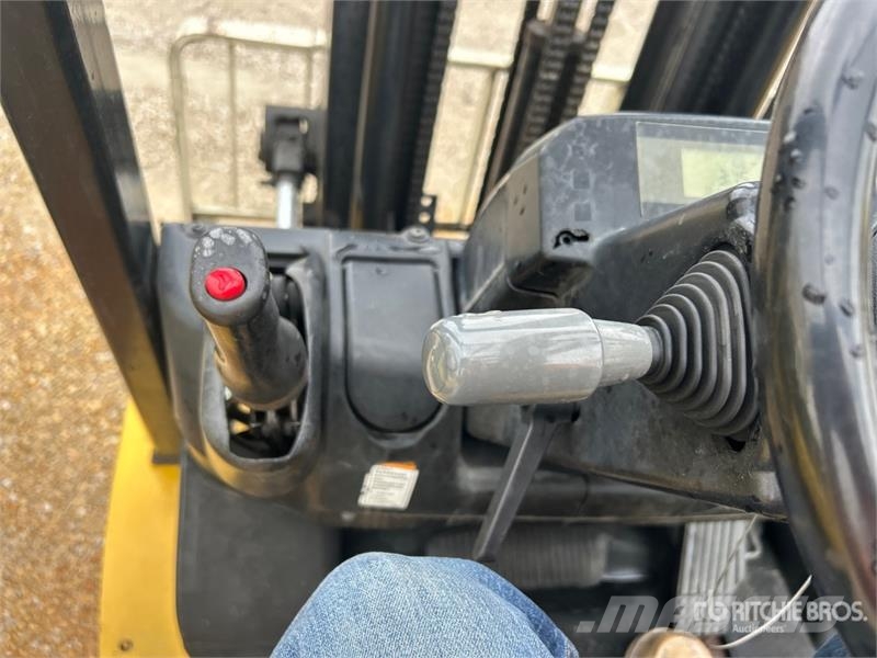 Yale GLP050MXNEAE086 5000 lb Pneumatic Tire Forklift Other
