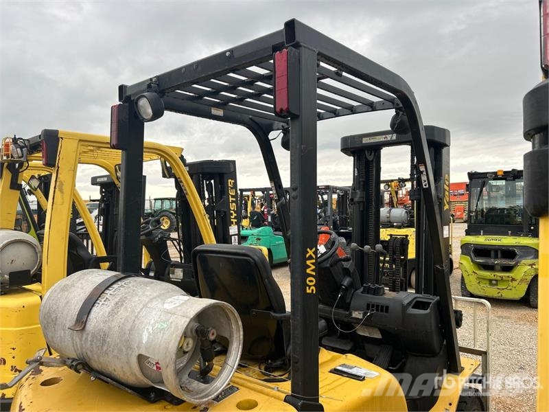 Yale GLP050MXNEAE086 5000 lb Pneumatic Tire Forklift Other