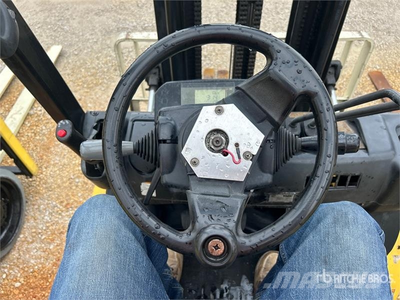 Yale GLP050MXNEAE086 5000 lb Pneumatic Tire Forklift Other