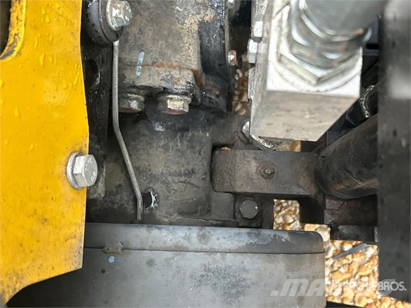Yale GLP050MXNEAE086 5000 lb Pneumatic Tire Forklift Other