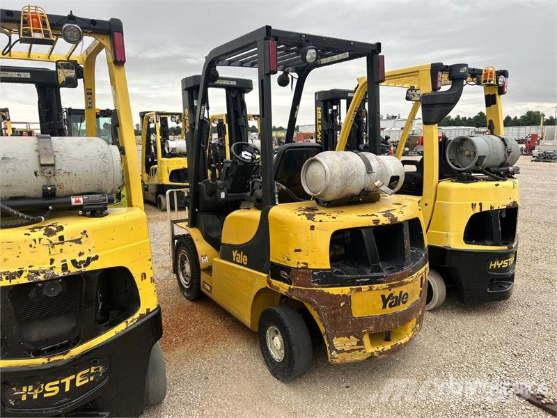 Yale GLP050MXNEAE086 5000 lb Pneumatic Tire Forklift Other