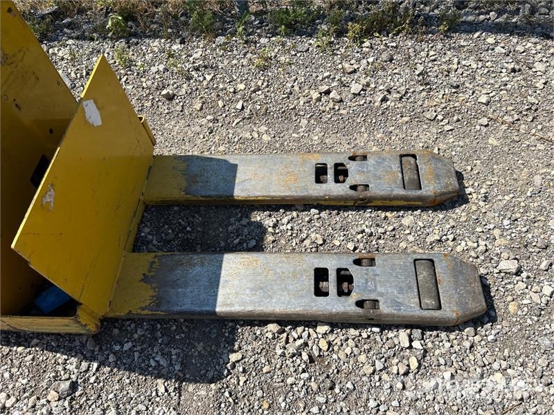 Yale MPW065SEN12T2748 6500 lb Electric Pallet Jack Rankiniai hidrauliniai vėžimėliai