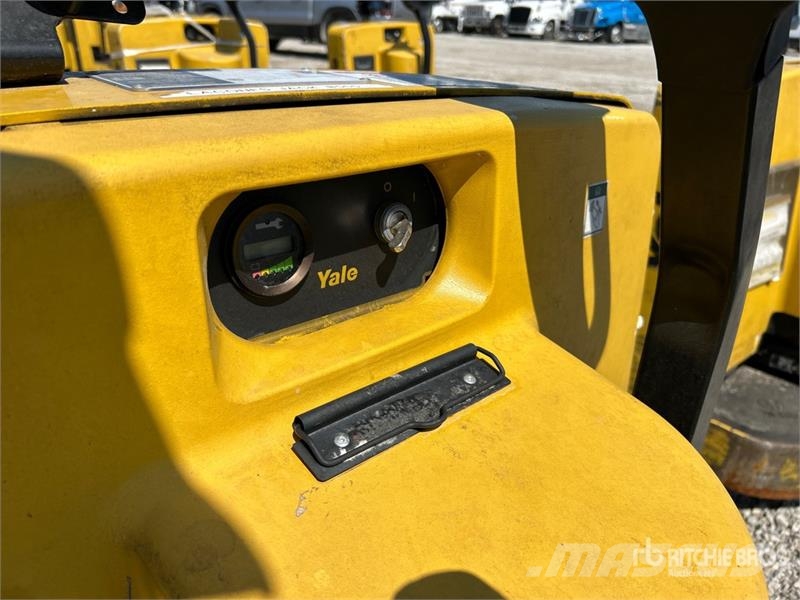 Yale MPW065SEN12T2748 6500 lb Electric Pallet Jack Rankiniai hidrauliniai vėžimėliai