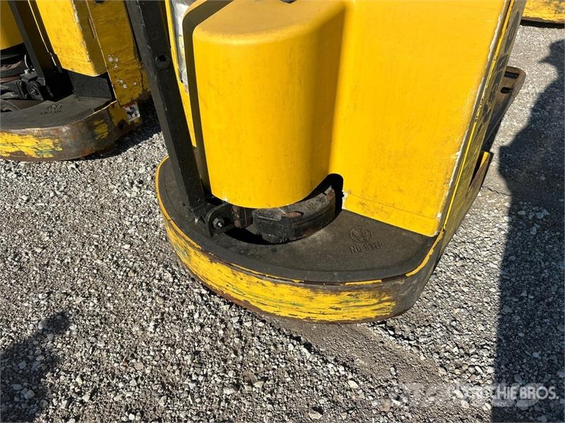 Yale MPW065SEN12T2748 Electric Pallet Jack Rankiniai hidrauliniai vėžimėliai