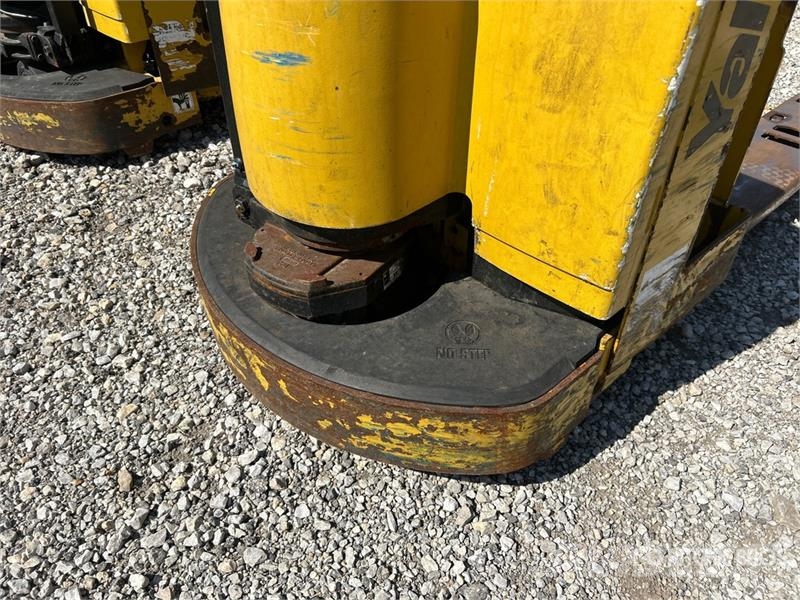 Yale MPW065SEN12T2748 6500 lb Electric Pallet Jack Rankiniai hidrauliniai vėžimėliai