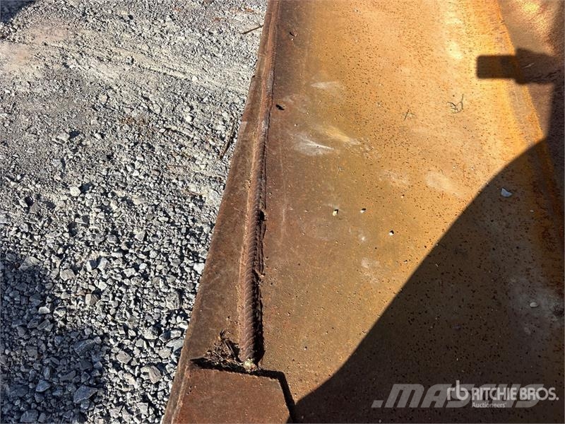 107 in General Purpose Wheel Loader Bucket - Fits Žlice