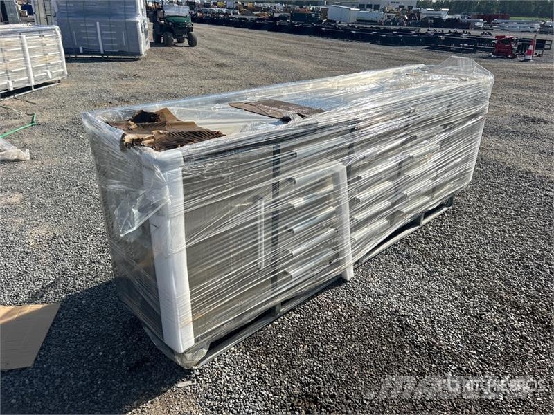  10FT-18D-2B 10 ft 18-Drawer Workbench (Unused) Otros componentes