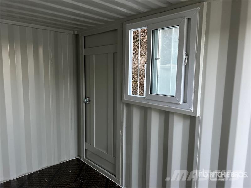 11ft Storage Container (Unused) Contenedores de almacenamiento
