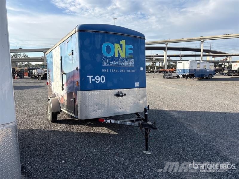 12 ft S/A Enclosed Trailer Reboques baú
