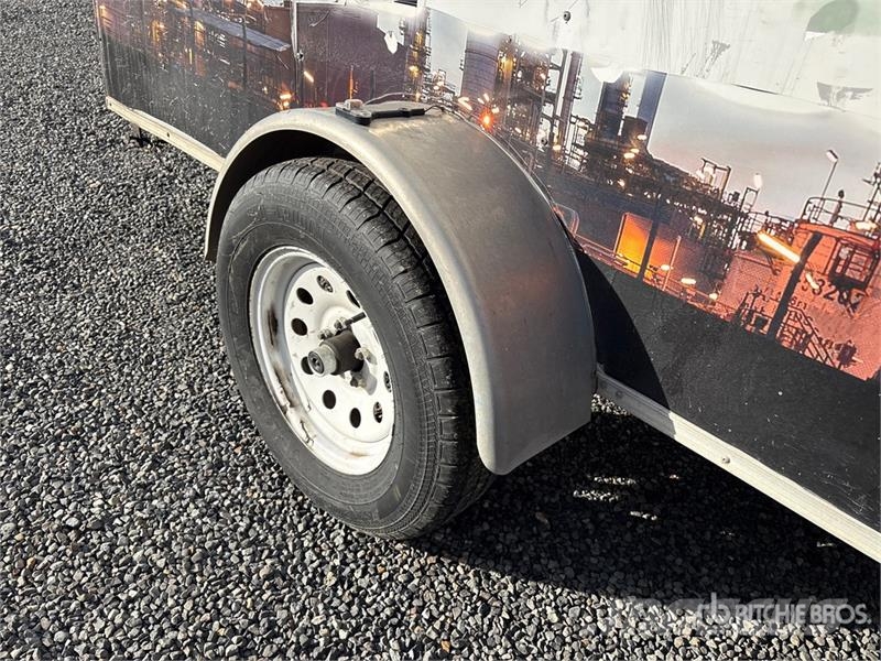12 ft S/A Enclosed Trailer Reboques baú