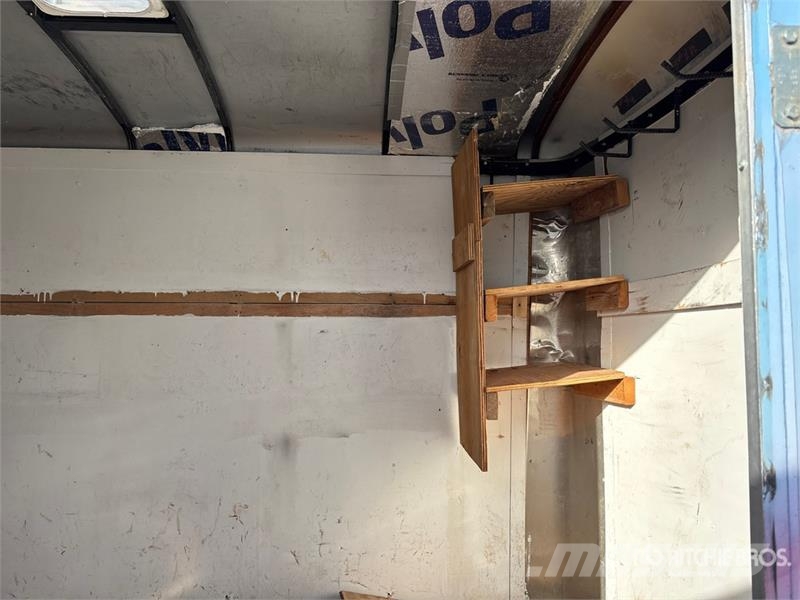 12 ft S/A Enclosed Trailer Reboques baú