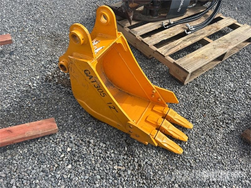 12 in Digging Excavator Bucket - Fits Cat 305 (Unu Baldes