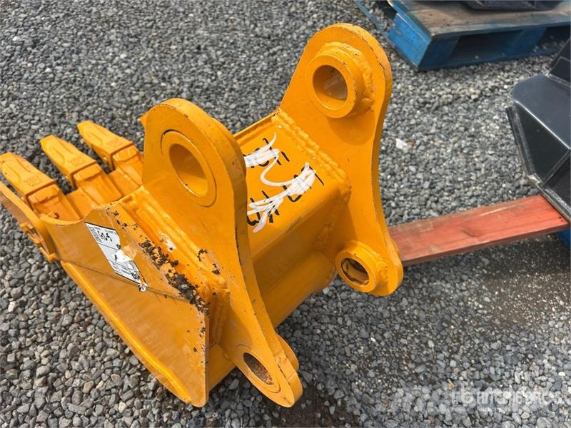 12 in Digging Excavator Bucket - Fits Cat 305 (Unu Baldes