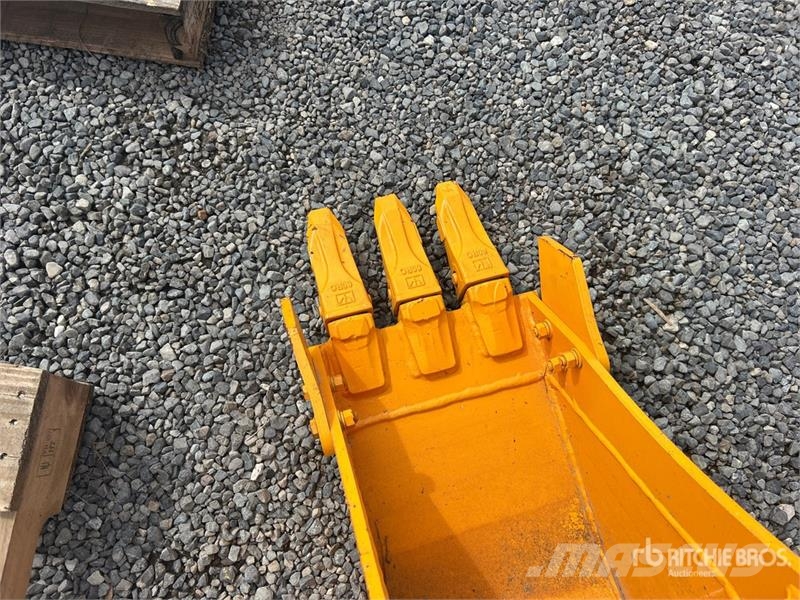 12 in Digging Excavator Bucket - Fits Cat 305 (Unu Baldes