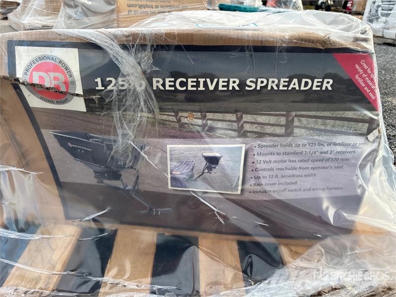 125 lbs Hitch mounted Salt Spreader (Unused) Kum ve tuz serpiciler
