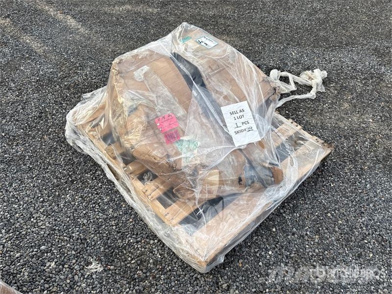 125 lbs Hitch mounted Salt Spreader (Unused) Kum ve tuz serpiciler