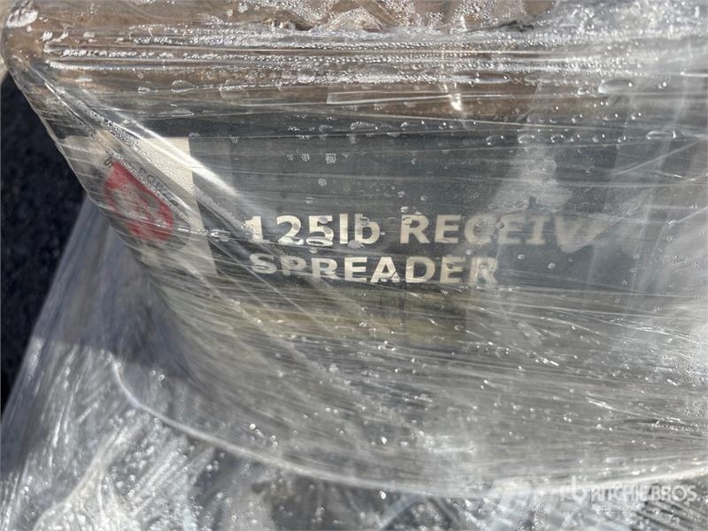  125 lbs Salt Spreader 砂鹽撒布機