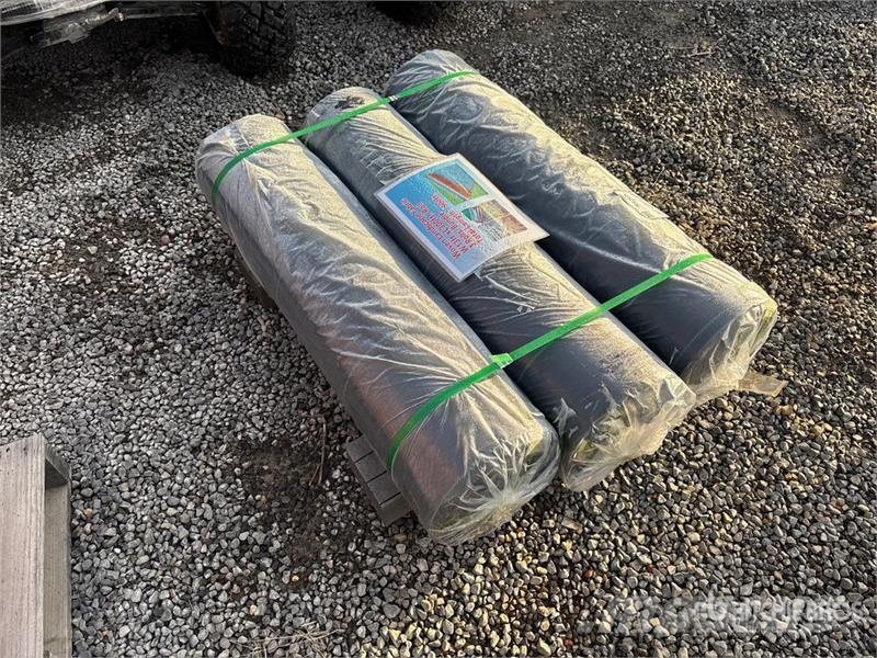  13 ft x 300 ft Woven Landscape Fabric (Unused) Egyéb mezőgazdasági gépek