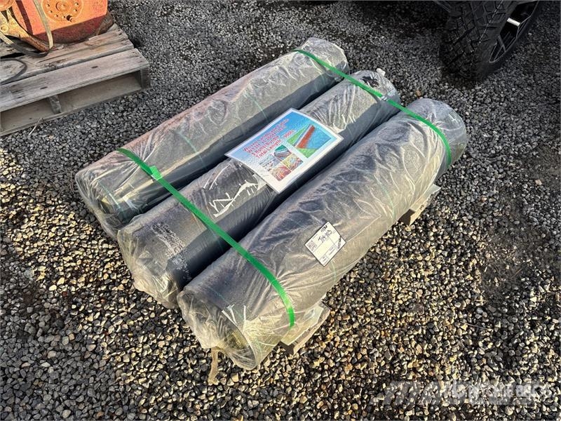  13 ft x 300 ft Woven Landscape Fabric (Unused) Egyéb mezőgazdasági gépek