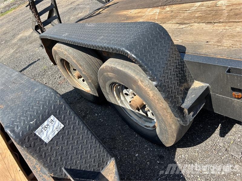 16 ft T/A Equipment Trailer Remolques para transporte de vehículos