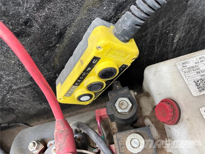 16 ft T/A Gooseneck Dump Utility Trailer Kipper