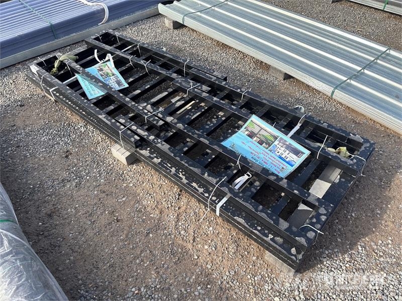  16 ft x 3.3 ft Black Sliding Galvanized wrought Ir Otra maquinaria agrícola