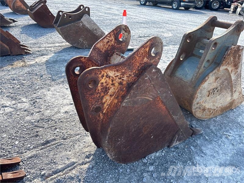 16 in Digging Backhoe Rear Bucket - Fits Case 580K Kašike / Korpe