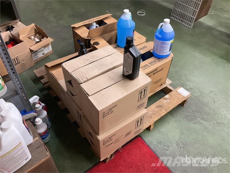 (18) Bottles Windshield Washer Fluid, (12) Bottles Drugi deli